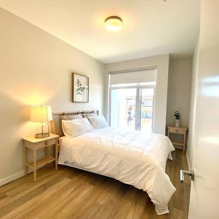 Lovely Brand New Condo Сидни Екстериор снимка